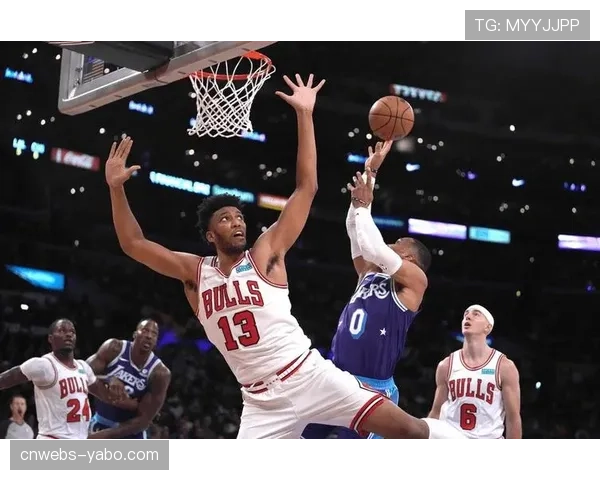 深度报道：季中锦标赛的成功如何改变了球队对常规赛的投入策略？