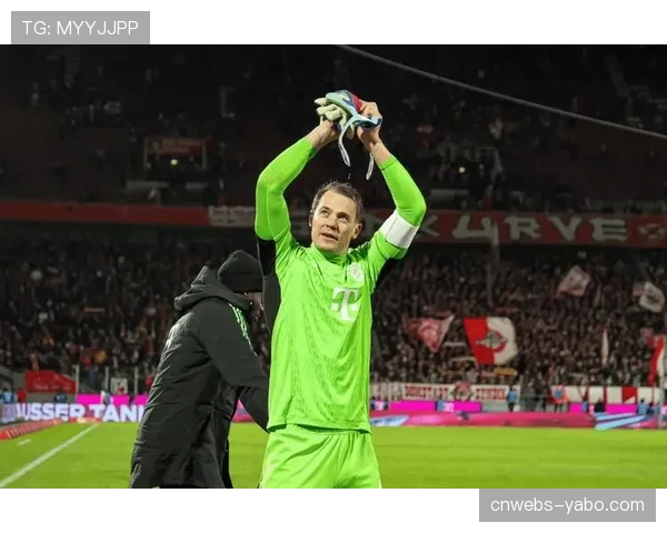 半场战报：曼城暂0-0拜仁，诺伊尔高接抵挡化解三次威胁射门